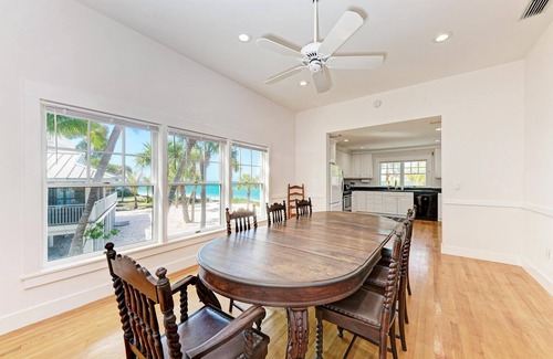 Englewood House | Private Beach and Incredible Sunsets-Exquisite Home