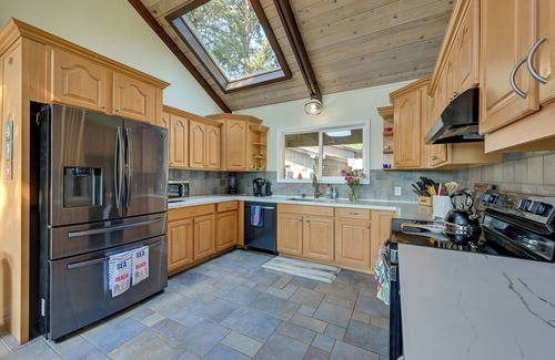 Olympia House | Private Beach at Waterfront Harstine Island Escape