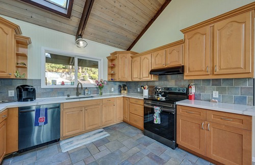 Olympia House | Private Beach at Waterfront Harstine Island Escape