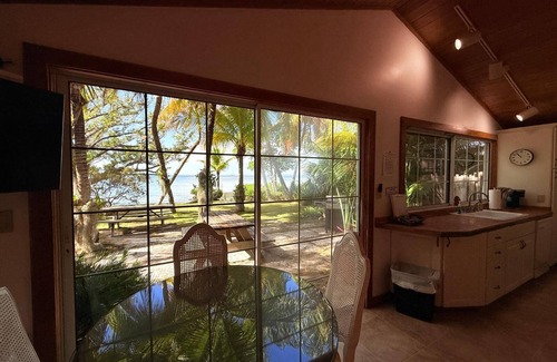 Monroe County House | Private Beach Free Kayaks, Paddle Board, Row Boat Jacuzzi