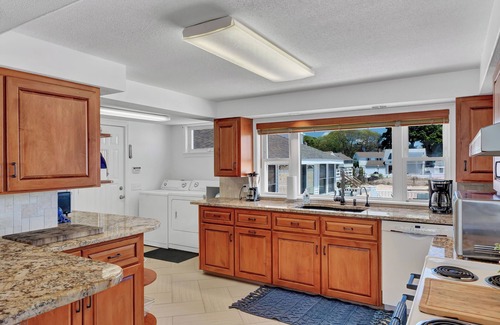 New England House | Private Beach front Oasis Located at White Sands Beach!