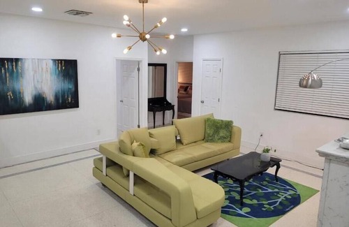 Surfside House | Private beach house 3 min walk to the beach. Long-term available.