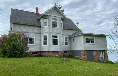 Michigan House | Private Beach House on Lake Superior 🏖