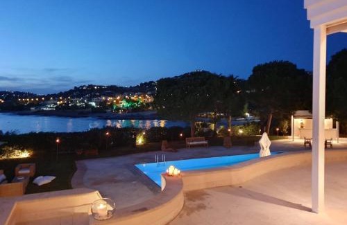 Saronikos Villa | Private beach & pool Luxury Villa by GHH