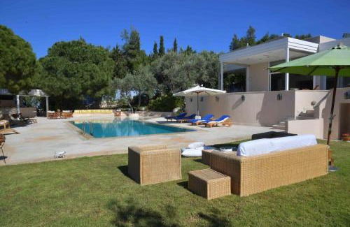 Saronikos Villa | Private beach & pool Luxury Villa by GHH