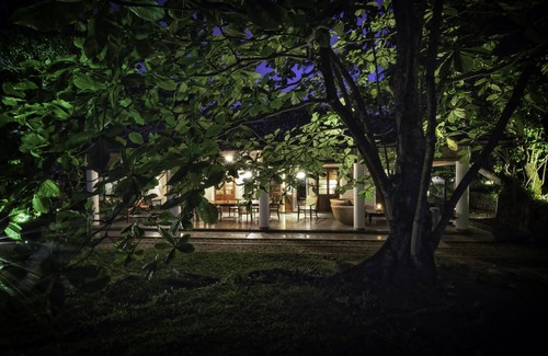 Pelena Villa | Private Beachfront Family Villa 2BR, fully staffed, Infinity pool