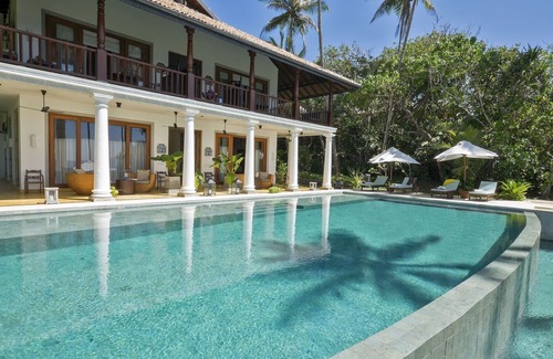 Pelena Villa | Private Beachfront Family Villa 2BR, fully staffed, Infinity pool