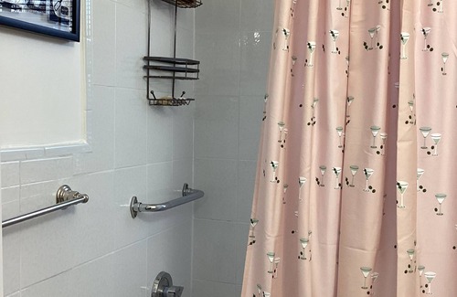 West Roxbury House | Private Bedroom in a House near train and Buses in a safe neighborhood in Boston