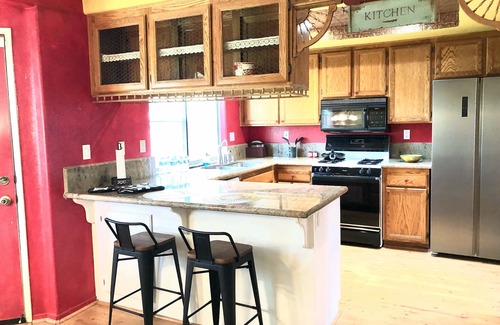 Hemet House | Private bedroom in Peach Blossom Country House