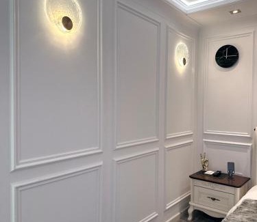 Salford House | Private Bedroom in Unique Luxury House, Salford, Manchester