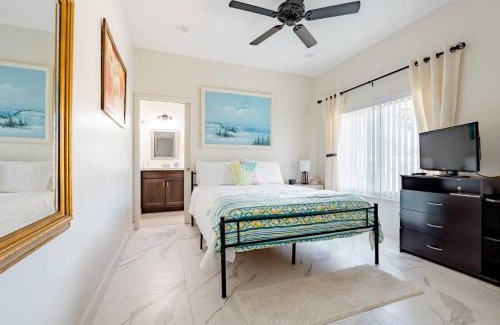 Port Saint Lucie House | Private Bedroom with Bath & Pool Access in Peaceful Port Saint Lucie