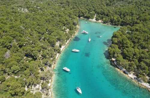 Punat Boat Rental | Private Bootstouren Motoryacht