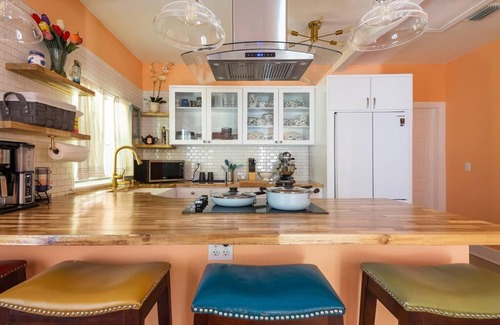Allapattah Villa | Private Botanical Villa Close to Wynwood & SOBE
