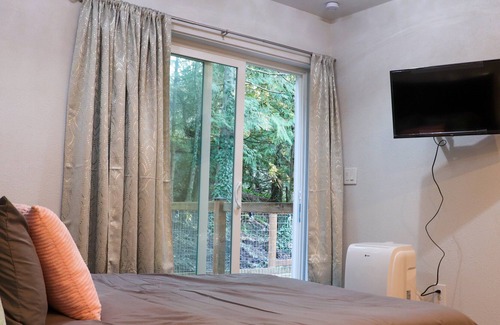 Pleasant Valley Apartment | Private Boutique Guest Suite In The Trees