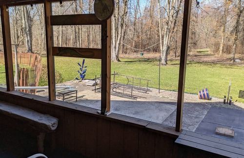 Athol Springs House | Private Cabin Home, lots of room!