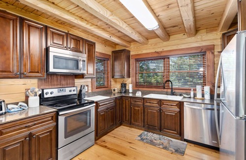 Lenoir Cabin | Private Cabin in Gated Community