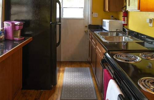 Riverside Park Apartment | PRIVATE, central apartment. Close to Las Olas and beach! 6 Miles to airport.