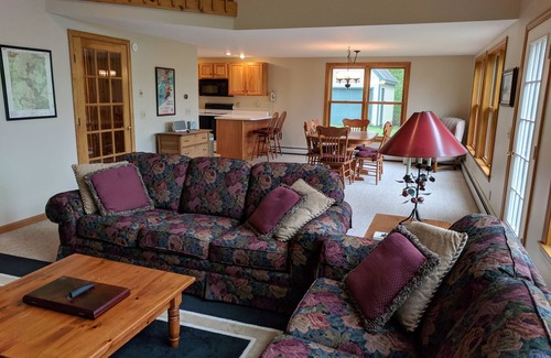 Stratton and Bromley Ski Areas House | Private Centrally Located 3 BR 2 1/2 Bath 1950Sq' Open Main Floor Space!