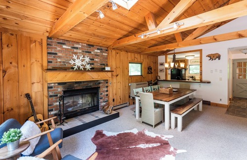 West Dover Ski Chalet | Private Chalet: walk to hiking/biking trails and golf course