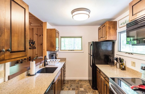 West Dover Ski Chalet | Private Chalet: walk to hiking/biking trails and golf course