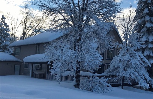 Mount Shasta Ski Chalet | Private Chalet with views and a Sauna