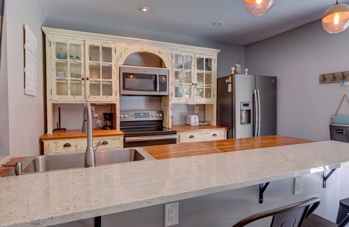 Bayshore Cottage | Private & Charming Cottage 2 bedrooms in Miami Beach