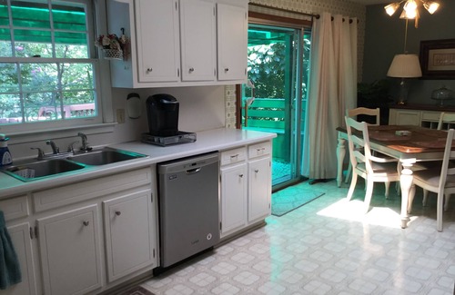 Tucker House | Private charming, stylish retreat in Tucker