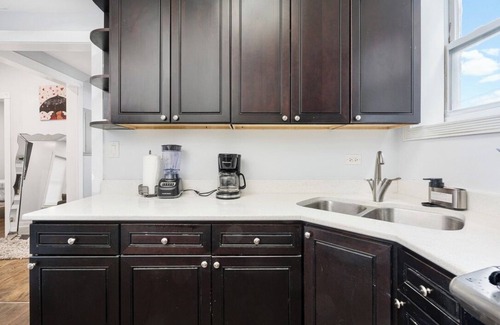 Belmont Cragin Apartment | Private Chicago Retreat Minutes to Logan Square!