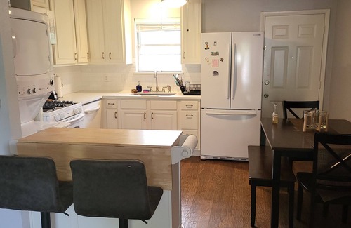 Buckner Terrace - Everglade Park Apartment | Private, clean, 2 bedroom apartment, 10 min from downtown Dallas