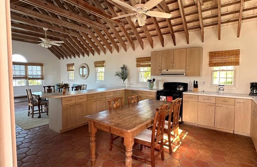 Sandys House | Private Coastal Home with Beach, Deck and Stunning Views