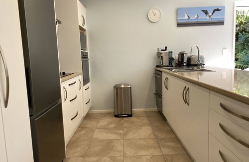 Whakatane House | Private Coastal Sanctuary, 100m from the beach