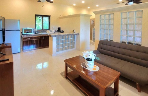 Salina Grande Apartment | Private Comfortable Apartments 5min from Supermarket & Marina