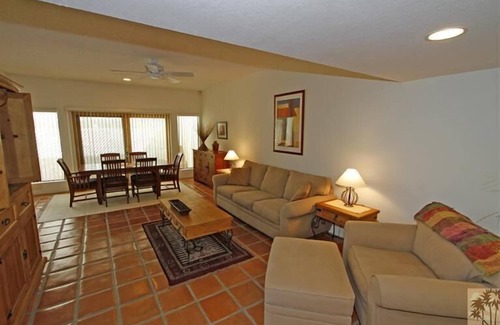 Palm Desert Villa | Private, Comfortable & Great Location To Relax, Shop & Dine.