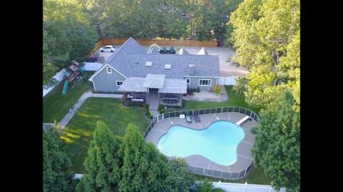 Hampton Bays House | Private completely fenced in property Near beach