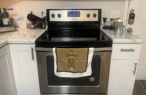 Vickery Meadow Apartment | Private & Convenient short term rental in Dallas ✭