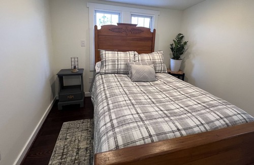 Singers Glen Cottage | Private Cottage- country views, peaceful, clean