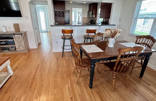 Riviera Cottage | Private Cottage - Huge Fenced Yard - Bay Views!