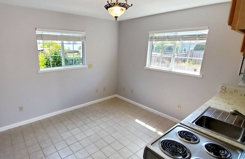 San Bruno Cottage | Private Cottage in Sunny San Bruno