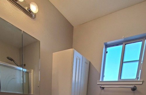San Bruno Cottage | Private Cottage in Sunny San Bruno