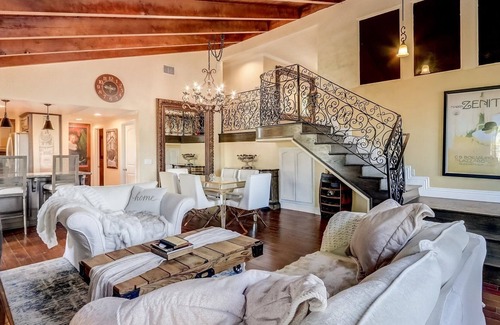 Anaheim Hills House | Private cottage up the hill with view