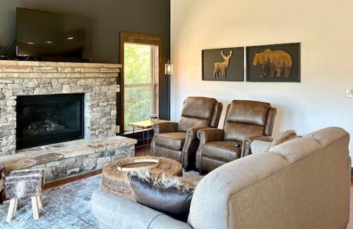 Hiawassee Cottage | Private cottage with mountain views