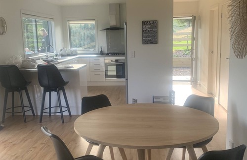 Wairakei House | Private Country Cottage