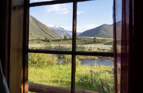 Mackay Cabin | Private & Cozy Cabins on North Fork of Big Lost River [Big Lost Ranch]