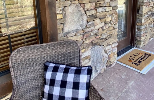 Pleasant Grove Cabin | Private Cozy Getaway In The Ozarks