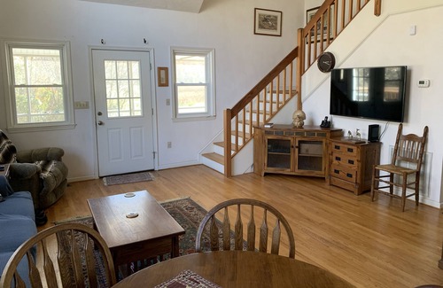 Craig Creek Cabin | Private Creekside Cabin, Ideal for Couples, Small Families