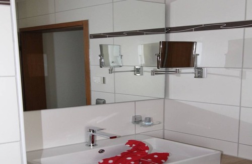Hagnau Resort | Private room ∙ 4 guests