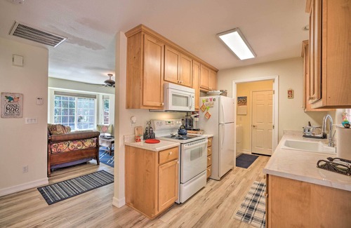 Placerville Apartment | Private Deck: Pollock Pines Apt on 5 Acres