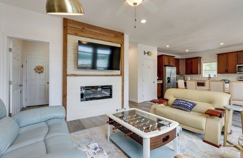 Stover House | Private Dock + Fire Pit: Lake of the Ozarks Home!