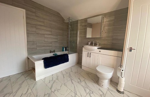 Riverside House | Private double room in our Cardiff Home