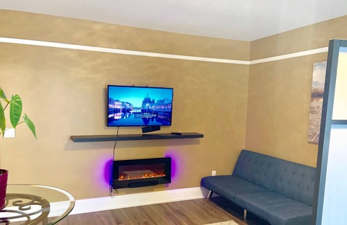 Rochester House | Private Downtown Rochester Studio #1